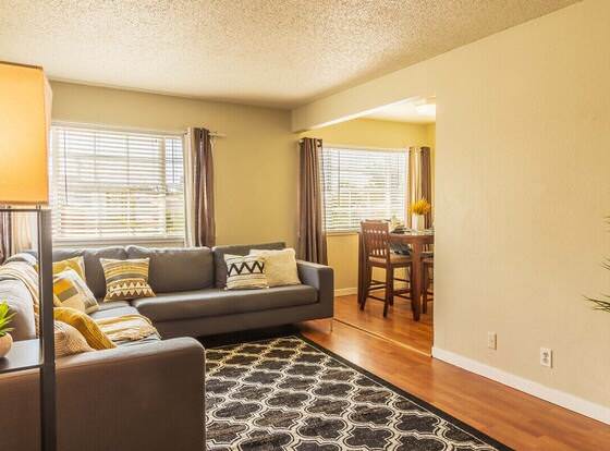 Oakland's Coffee-tea House allows check-in for 18 year-old guests