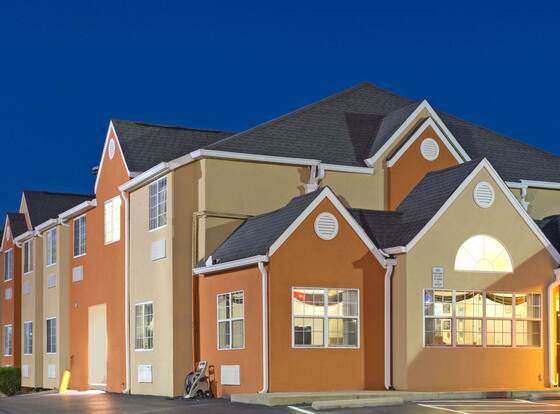 Microtel Inn by Wyndham Murfreesboro allows check-in for 18 year-old guests