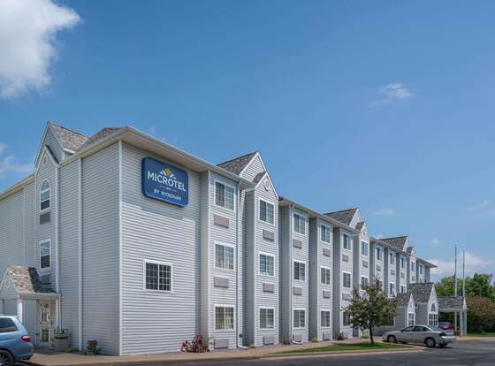 Microtel Inn by Wyndham Onalaska/La Crosse allows check-in for 18 year-old guests