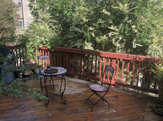 Resting Easy in Reston allows check-in for 18 year-old guests