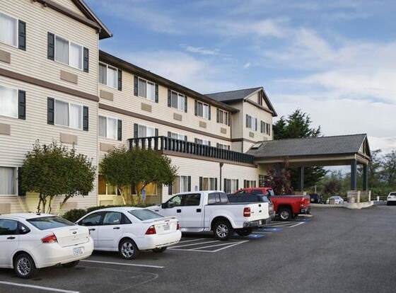 Ashley Inn of Tillamook allows check-in for 18 year-old guests