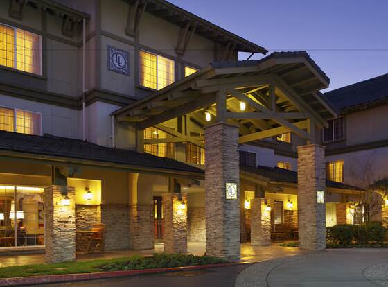 Larkspur Landing Renton - An All-Suite Hotel allows check-in for 18 year-old guests