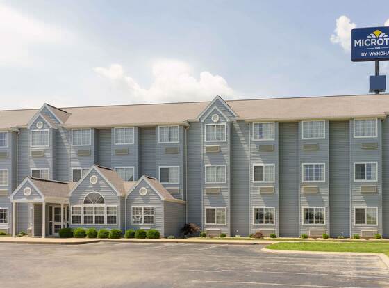 Microtel Inn by Wyndham Bowling Green allows check-in for 18 year-old guests
