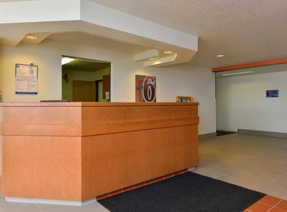 Motel 6 Meridian, ID - Boise W allows check-in for 18 year-old guests