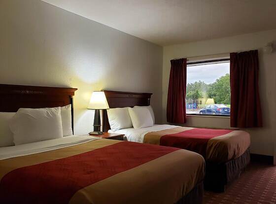 Carbondale Value Inn & Suites allows check-in for 18 year-old guests