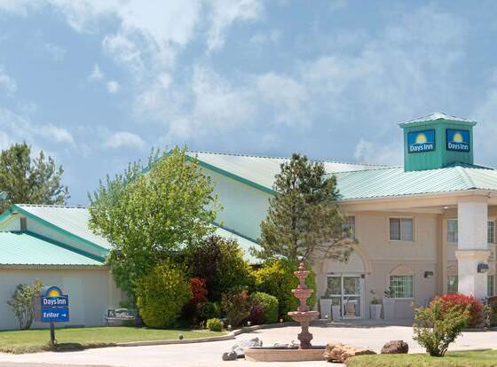 Days Inn by Wyndham Dalhart allows check-in for 18 year-old guests