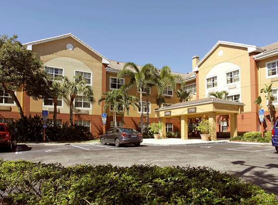 Extended Stay America Suites Fort Lauderdale Plantation allows check-in for 18 year-old guests