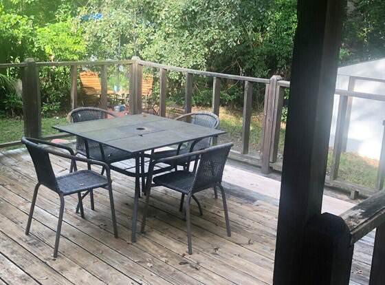 Comfortable 2 Bedroom Close to Waycross Downtown allows check-in for 18 year-old guests