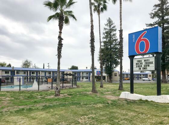 Motel 6 Visalia, CA allows check-in for 18 year-old guests