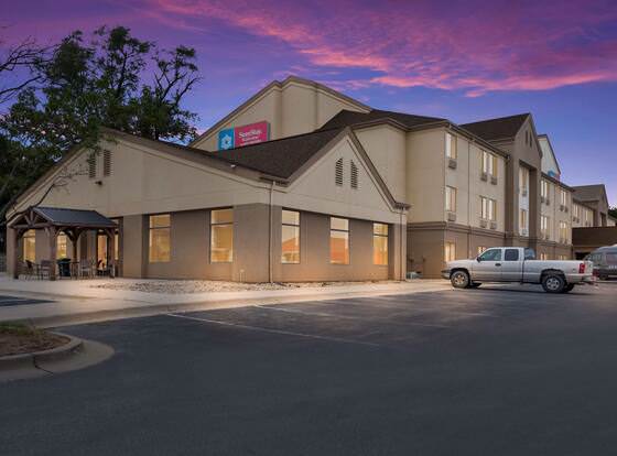 SureStay Plus Hotel by Best Western Coralville Iowa City allows check-in for 18 year-old guests