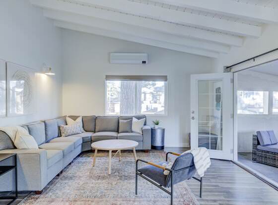 Brand New Boutique Stay - Stateline, Heavenly, Beach - South Lake Chalet allows check-in for 18 year-old guests