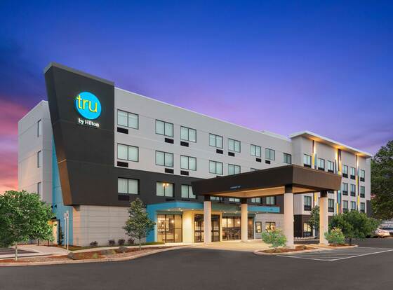 Tru by Hilton Portland Airport allows check-in for 18 year-old guests