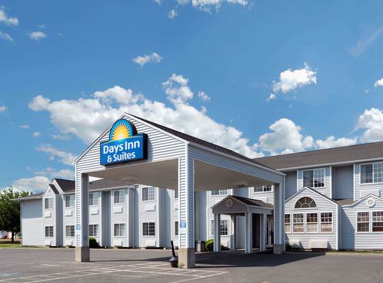 Days Inn & Suites by Wyndham Spokane Airport Airway Heights allows check-in for 18 year-old guests