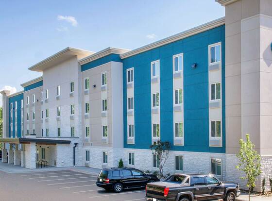 Extended Stay America Suites - Orlando - Kissimmee allows check-in for 18 year-old guests