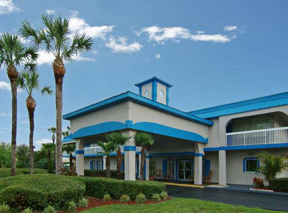 Vista Inn and Suites Tampa allows check-in for 18 year-old guests