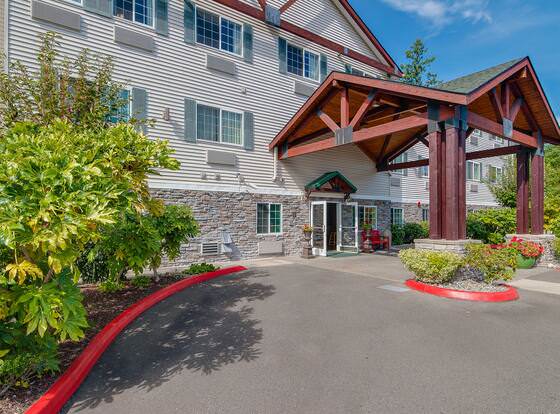 FairBridge Inn & Suites Dupont allows check-in for 18 year-old guests