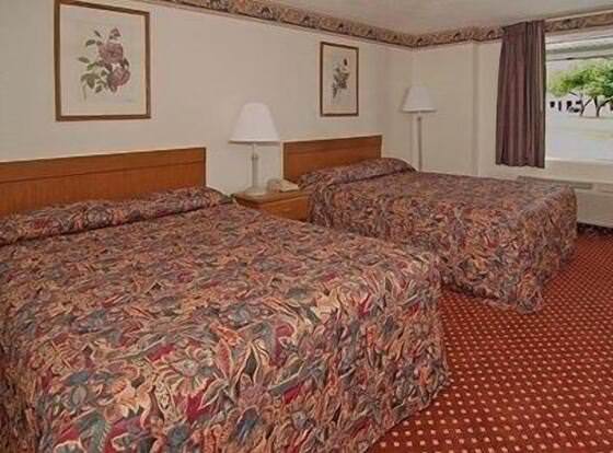 Gateway Inn allows check-in for 18 year-old guests