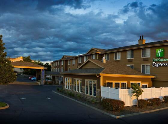 Holiday Inn Express Walla Walla, an IHG Hotel allows check-in for 18 year-old guests
