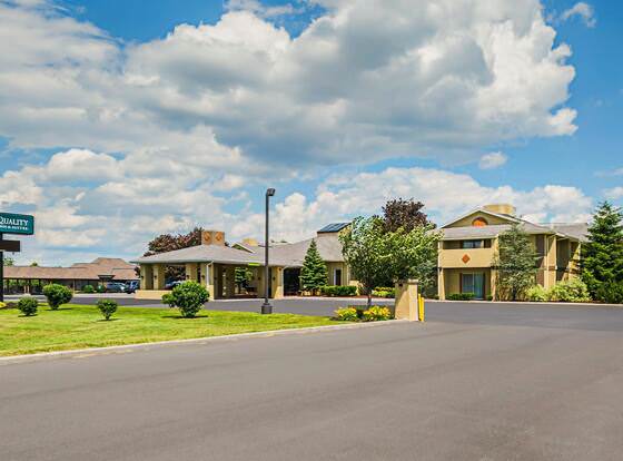 Quality Inn & Suites Frostburg - Cumberland allows check-in for 18 year-old guests