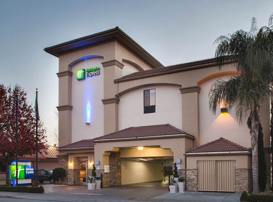 Holiday Inn Express Redwood City-Central, an IHG Hotel allows check-in for 18 year-old guests