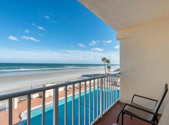Quality Inn Daytona Beach Oceanfront allows check-in for 18 year-old guests