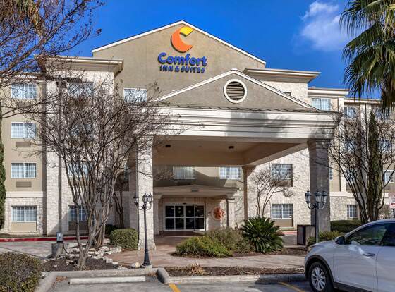 Comfort Inn & Suites Texas Hill Country allows check-in for 18 year-old guests