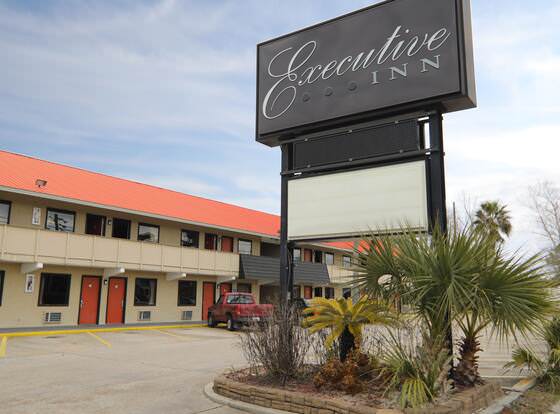 Executive Inn Panama City Beach, FL allows check-in for 18 year-old guests