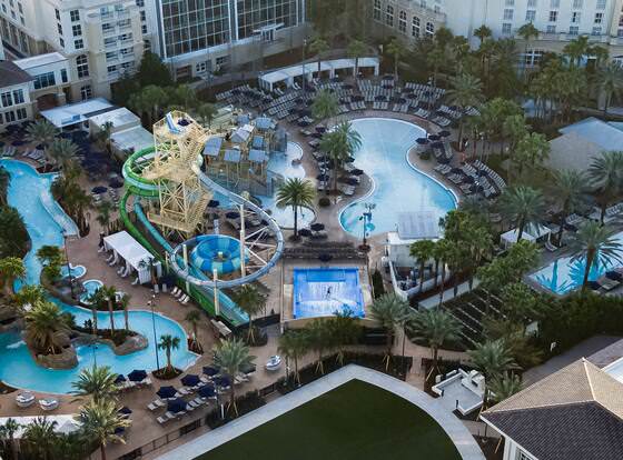 Gaylord Palms Resort & Convention Center allows check-in for 18 year-old guests