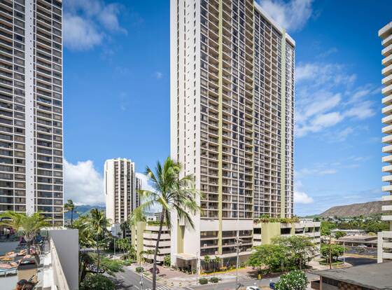 Aston Waikiki Sunset allows check-in for 18 year-old guests