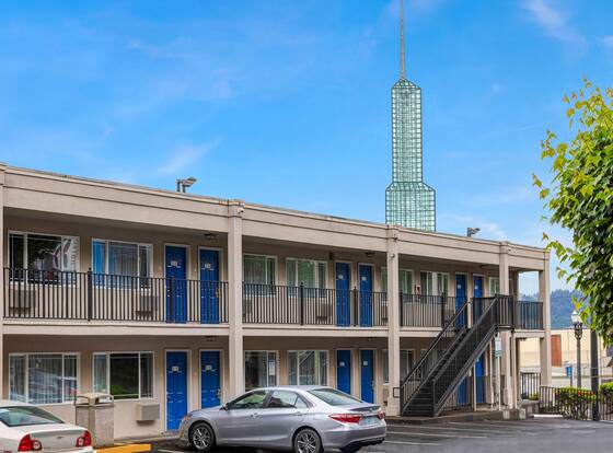 Motel 6 Portland, OR - Downtown allows check-in for 18 year-old guests