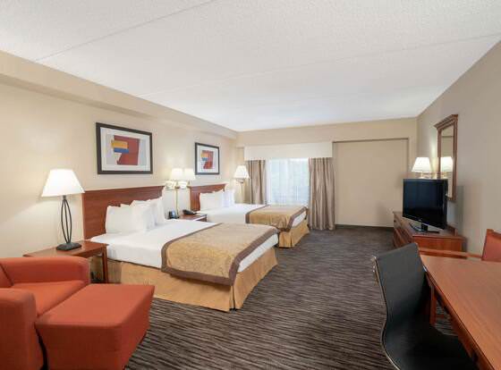 Wingate by Wyndham Charlotte Airport I-85/I-485 allows check-in for 18 year-old guests