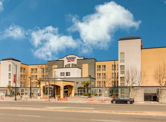 Fairfield Inn & Suites by Marriott San Francisco Airport allows check-in for 18 year-old guests