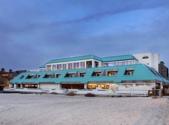 SeaVenture Beach Hotel allows check-in for 18 year-old guests