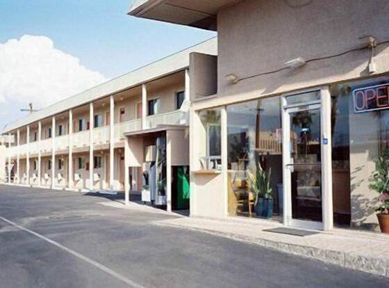 Stone Inn U of A allows check-in for 18 year-old guests