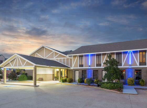 Super 8 by Wyndham Bentonville allows check-in for 18 year-old guests