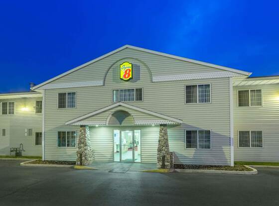Super 8 by Wyndham Hamilton allows check-in for 18 year-old guests