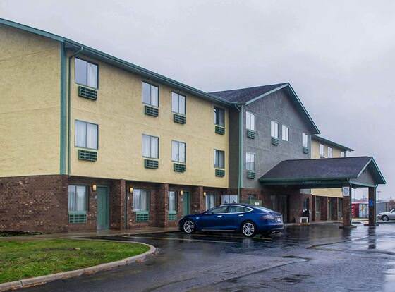 Quality Inn allows check-in for 18 year-old guests