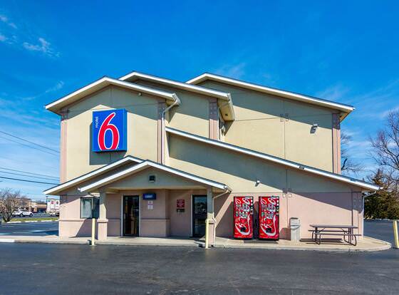 Motel 6 Salisbury, MD allows check-in for 18 year-old guests