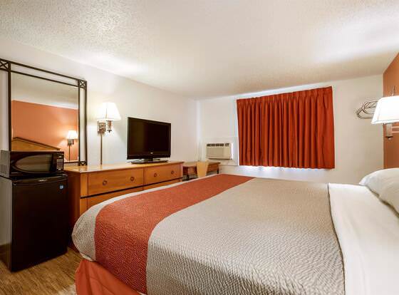 Motel 6 Albert Lea, MN allows check-in for 18 year-old guests