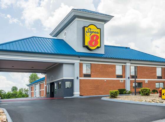 Super 8 by Wyndham Dandridge allows check-in for 18 year-old guests