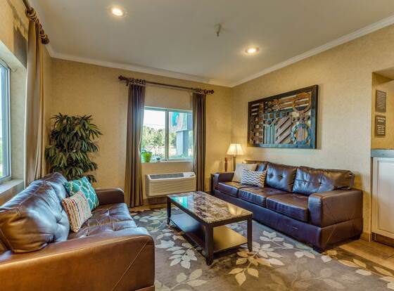 Best Western Lakewinds allows check-in for 18 year-old guests