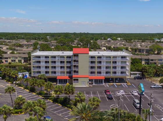 Baymont by Wyndham Panama City Beach allows check-in for 18 year-old guests