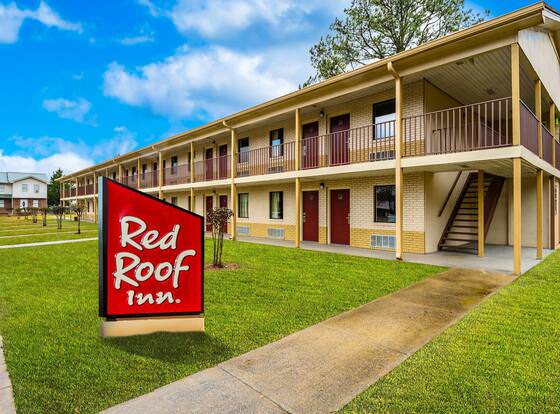 Red Roof Inn Sylacauga allows check-in for 18 year-old guests