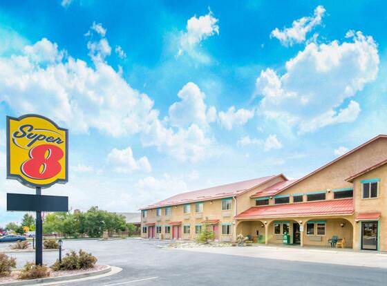 Super 8 by Wyndham Buena Vista allows check-in for 18 year-old guests