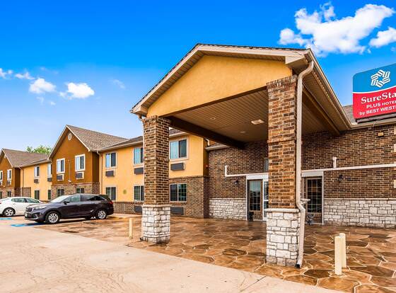 SureStay Plus Hotel by Best Western Kearney Liberty North allows check-in for 18 year-old guests