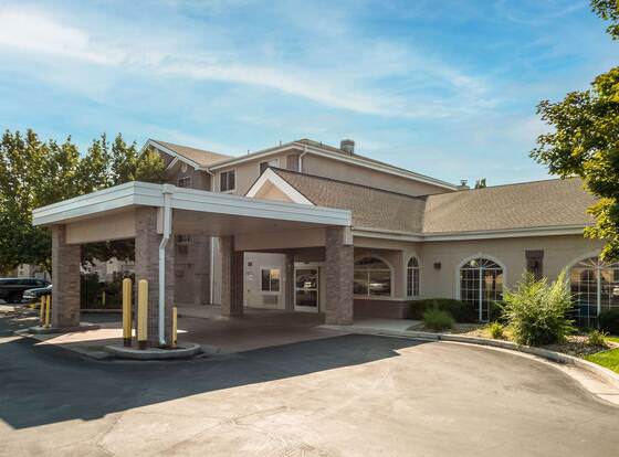 Comfort Inn Lehi - Thanksgiving Point Area allows check-in for 18 year-old guests