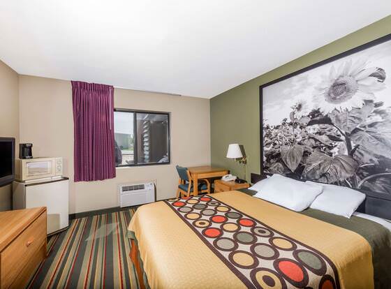 Super 8 by Wyndham Chanute allows check-in for 18 year-old guests