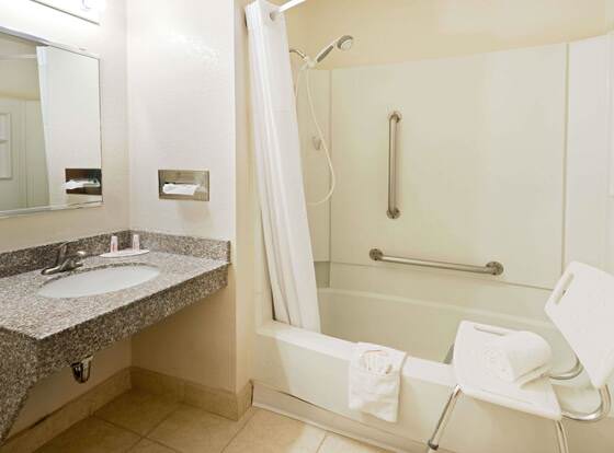 Super 8 by Wyndham Las Cruces/White Sands Area allows check-in for 18 year-old guests