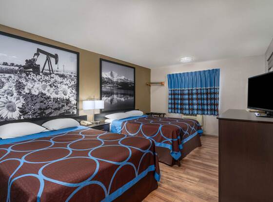 Super 8 by Wyndham Cortez/Mesa Verde Area allows check-in for 18 year-old guests