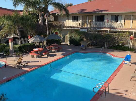 California Suites Hotel allows check-in for 18 year-old guests